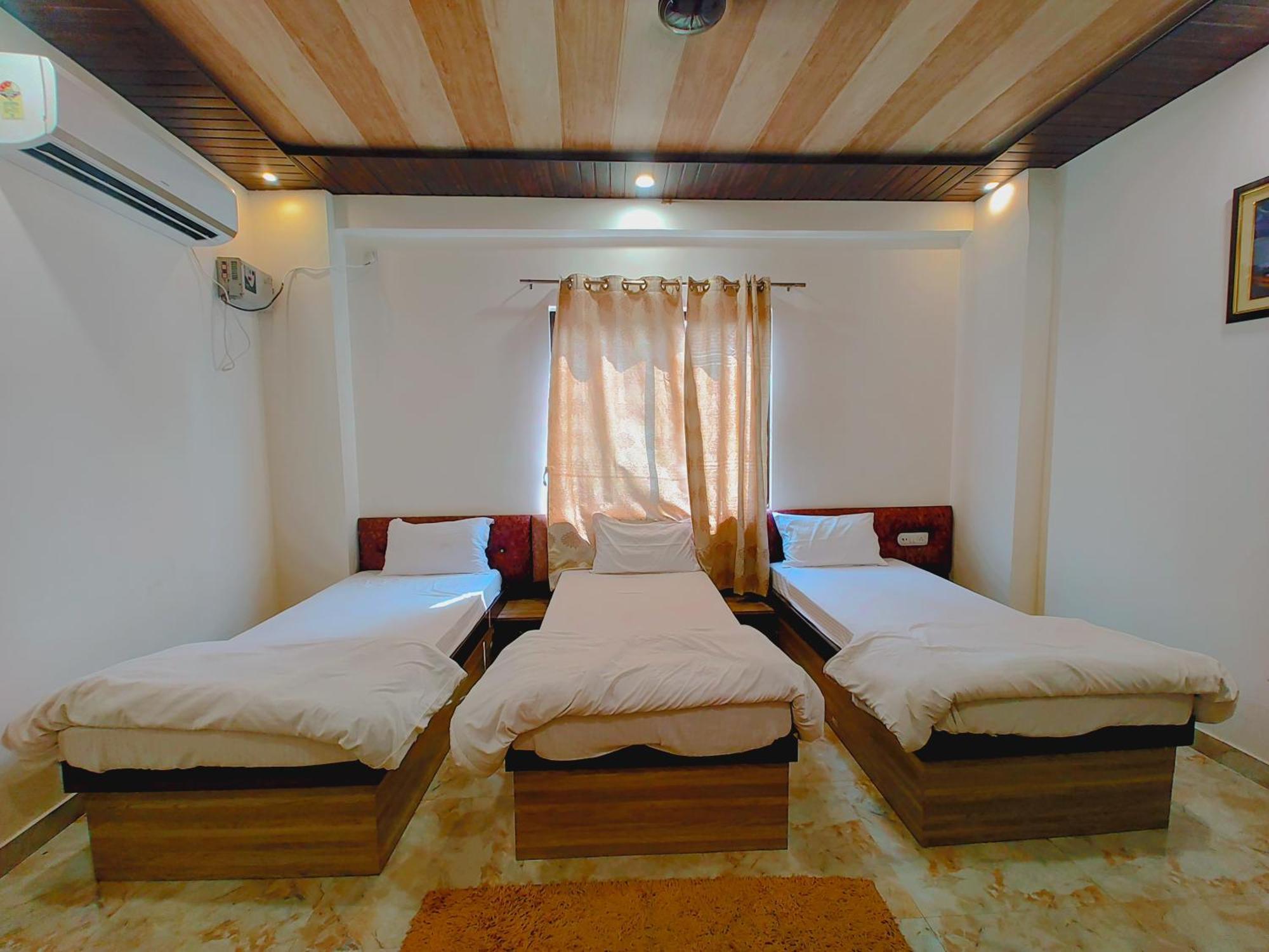 Elegance Hotel And Banquet Ayodhya Exterior photo