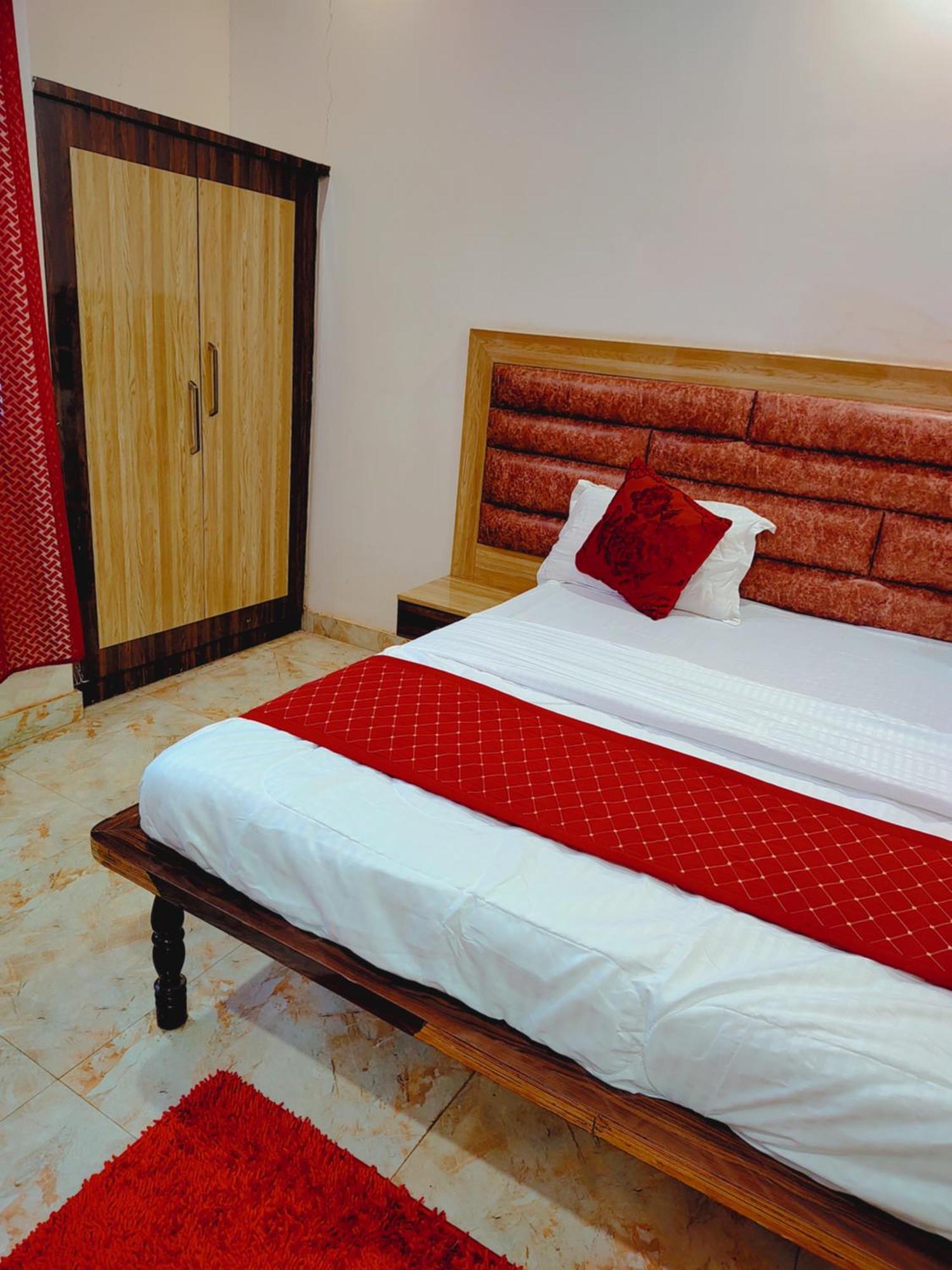 Elegance Hotel And Banquet Ayodhya Exterior photo