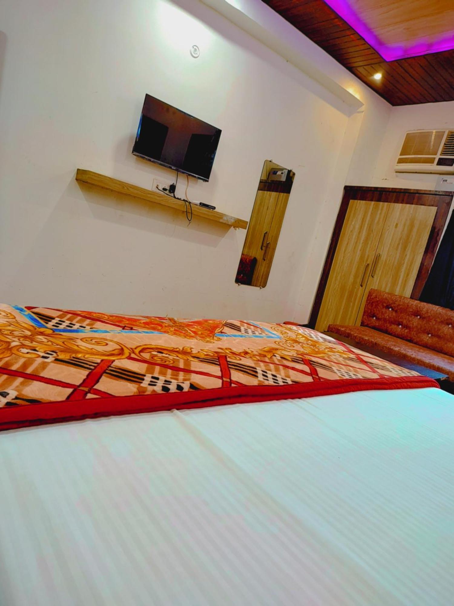 Elegance Hotel And Banquet Ayodhya Exterior photo