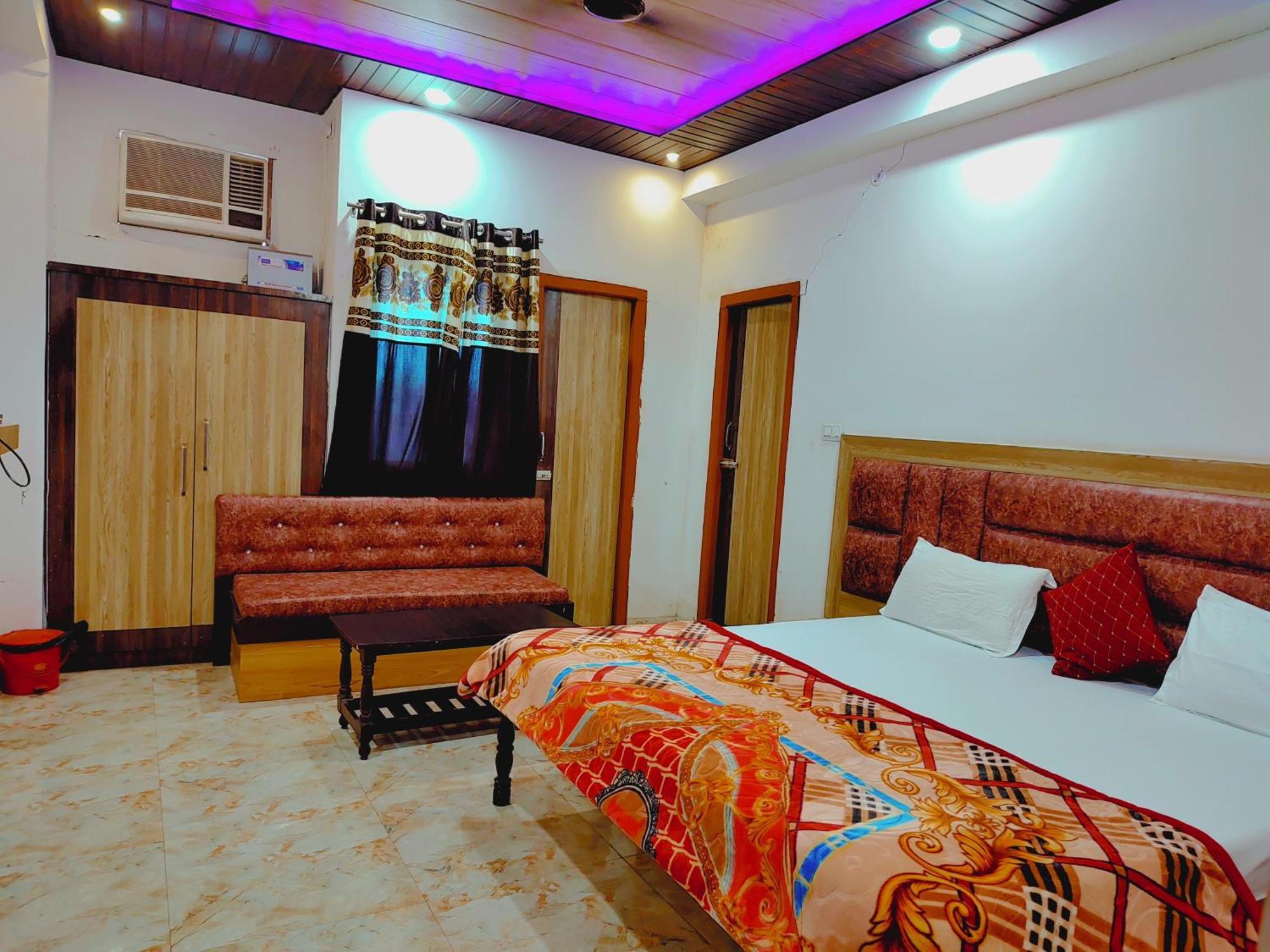 Elegance Hotel And Banquet Ayodhya Exterior photo