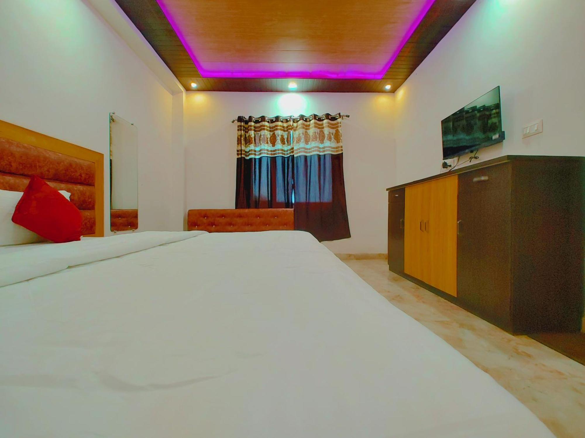 Elegance Hotel And Banquet Ayodhya Exterior photo