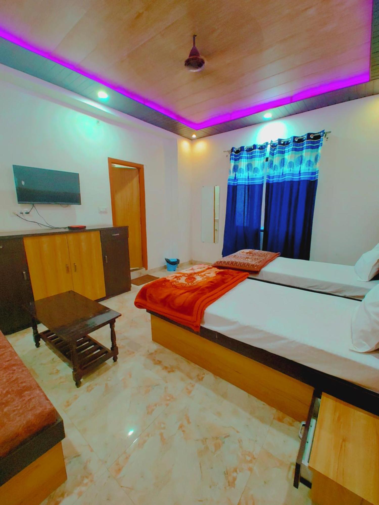 Elegance Hotel And Banquet Ayodhya Exterior photo