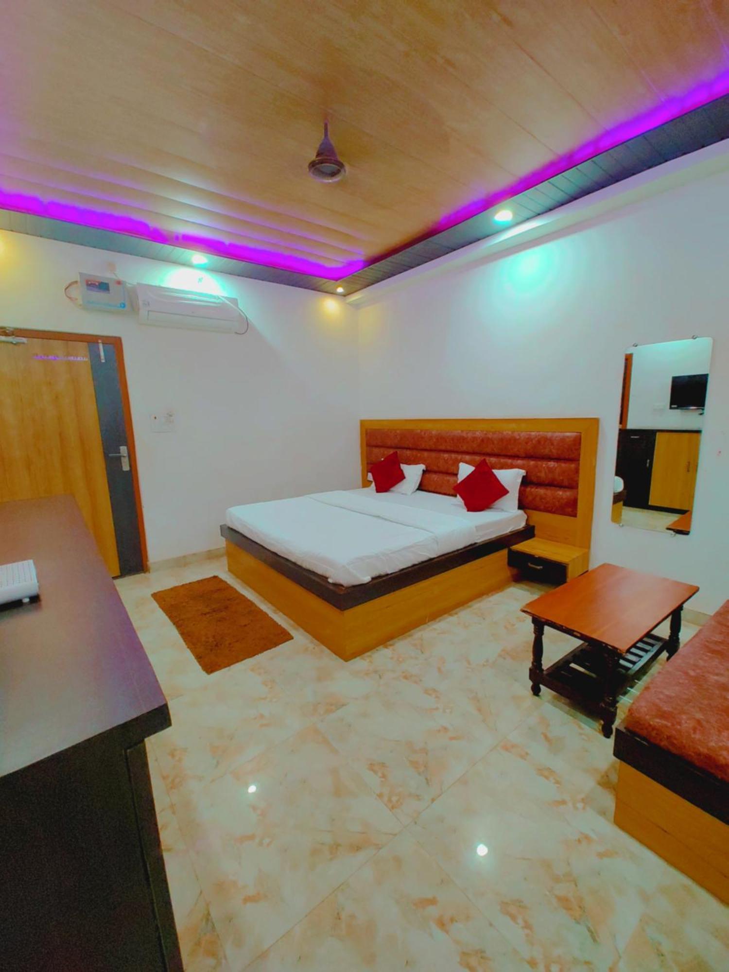 Elegance Hotel And Banquet Ayodhya Exterior photo