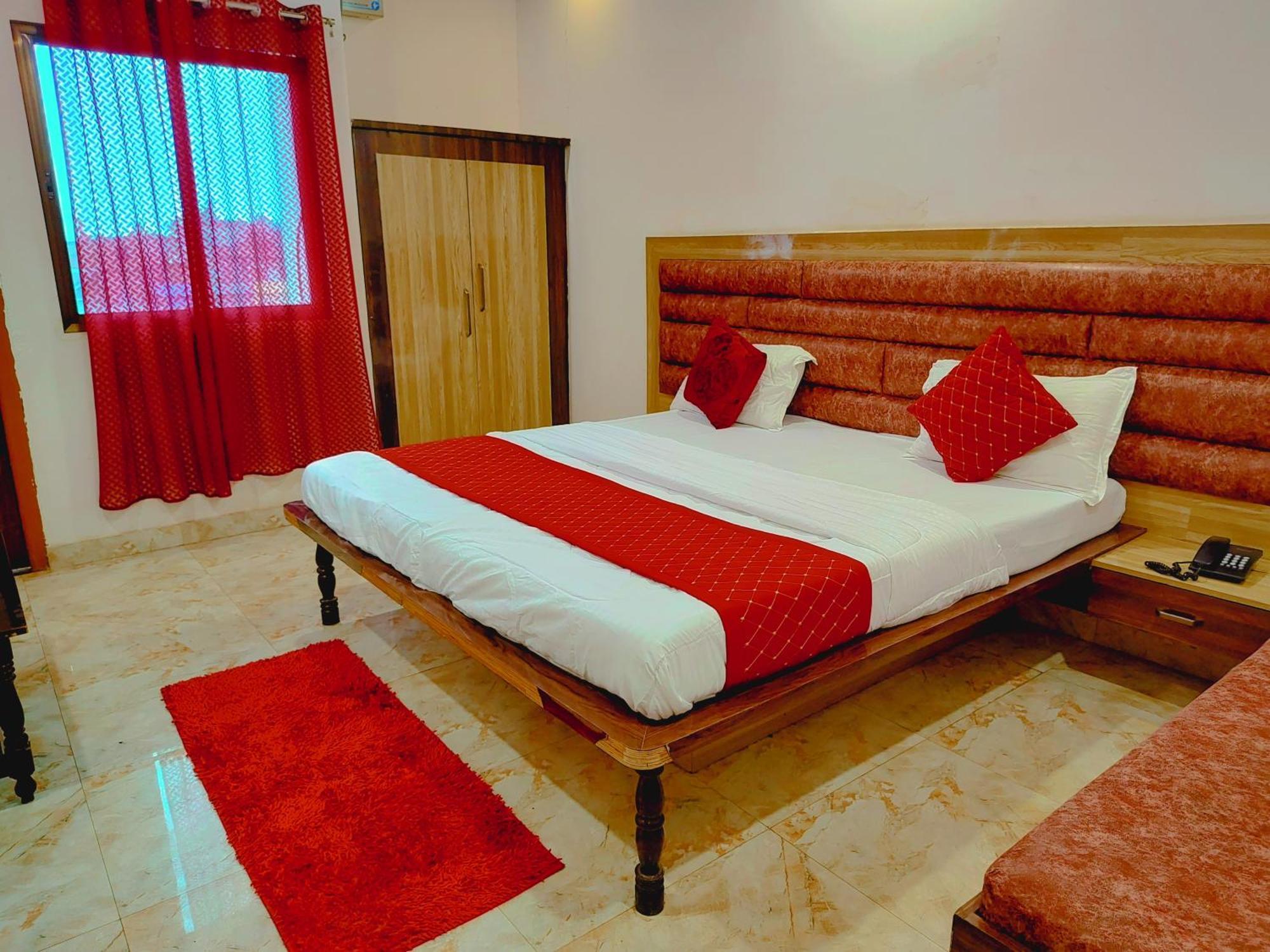 Elegance Hotel And Banquet Ayodhya Exterior photo