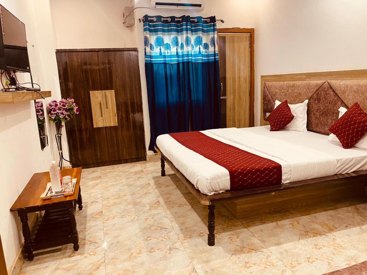 Elegance Hotel And Banquet Ayodhya Exterior photo