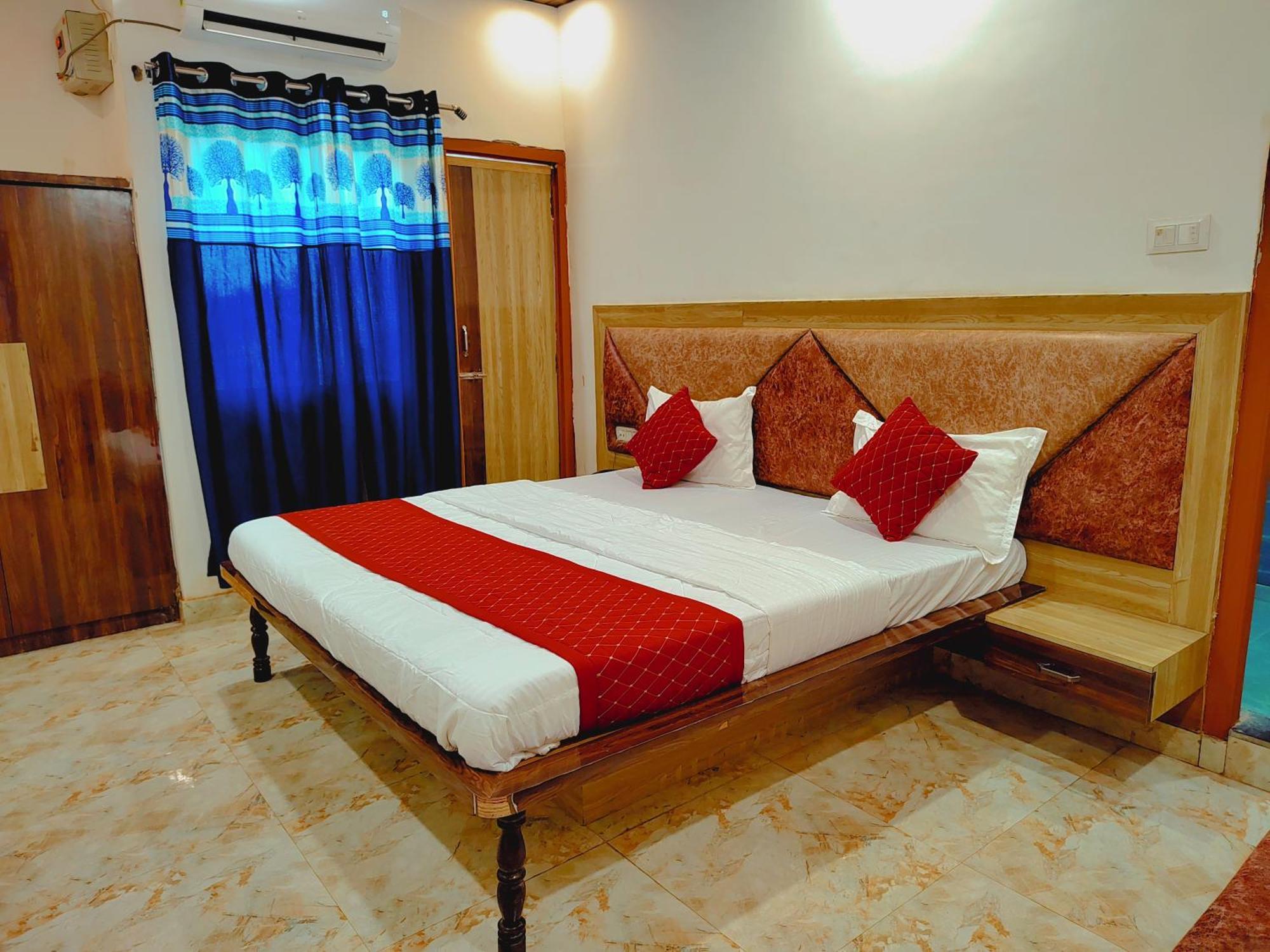 Elegance Hotel And Banquet Ayodhya Exterior photo